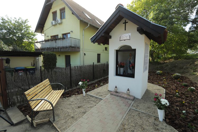 Szűz Mária kegyhely 2