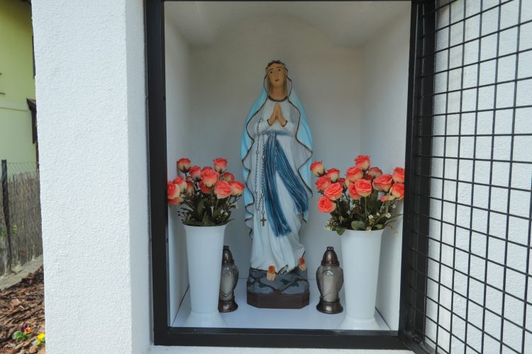 Szűz Mária kegyhely 3